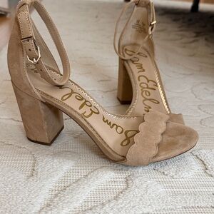 Sam Edelman Odila Beige Suede Block Heel Sandals Size 7.
